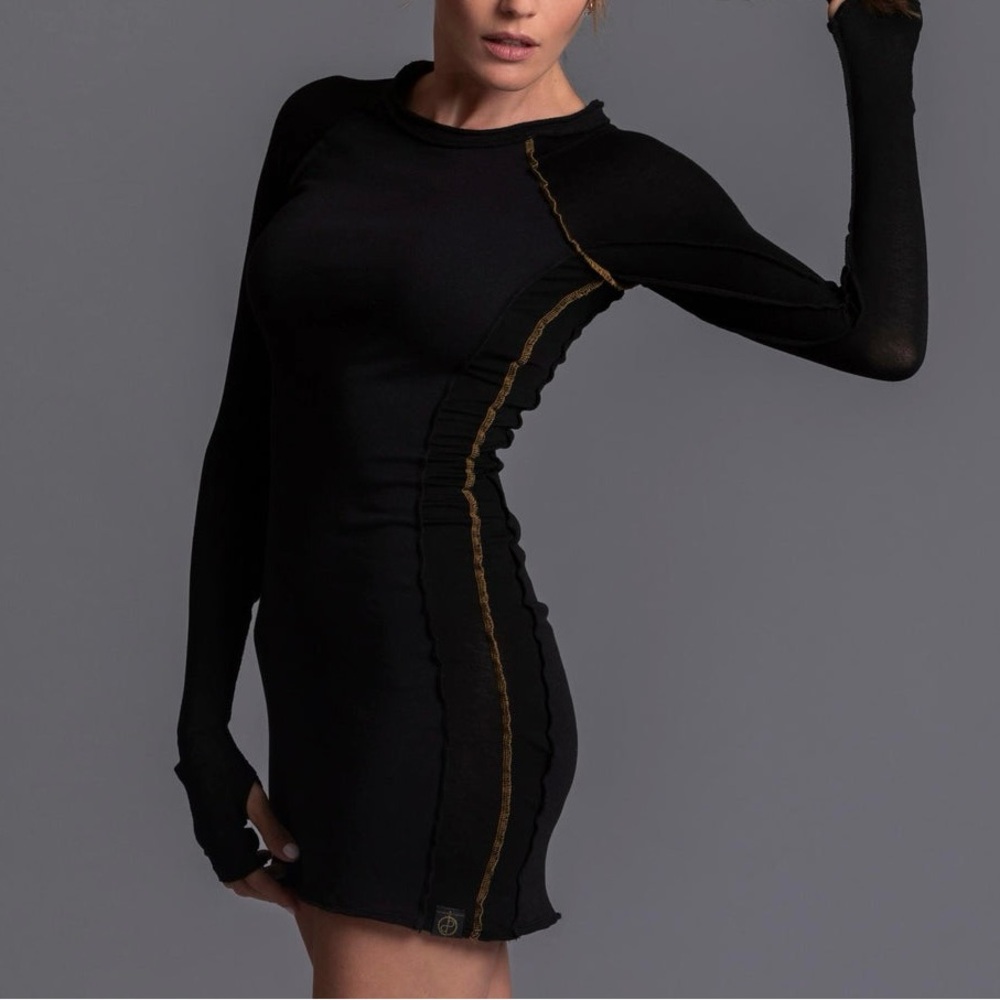 Elegant Black and Gold Women's Dress - Picture 8 of 15